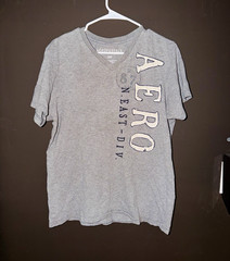 Aéropostale Men’s Gray V-Neck Graphic Logo Short Sleeve T-Shirt Size M