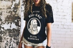 Zig-Zag Vintage Classic T-Shirt – Soft Cotton Blend Crew Neck Tee Black or White