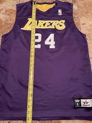 ALLESON ATHLETICS LAKERS #24 KOBE BRYANT REVERSIBLE MESH JERSEY ( MENS MEDIUM )