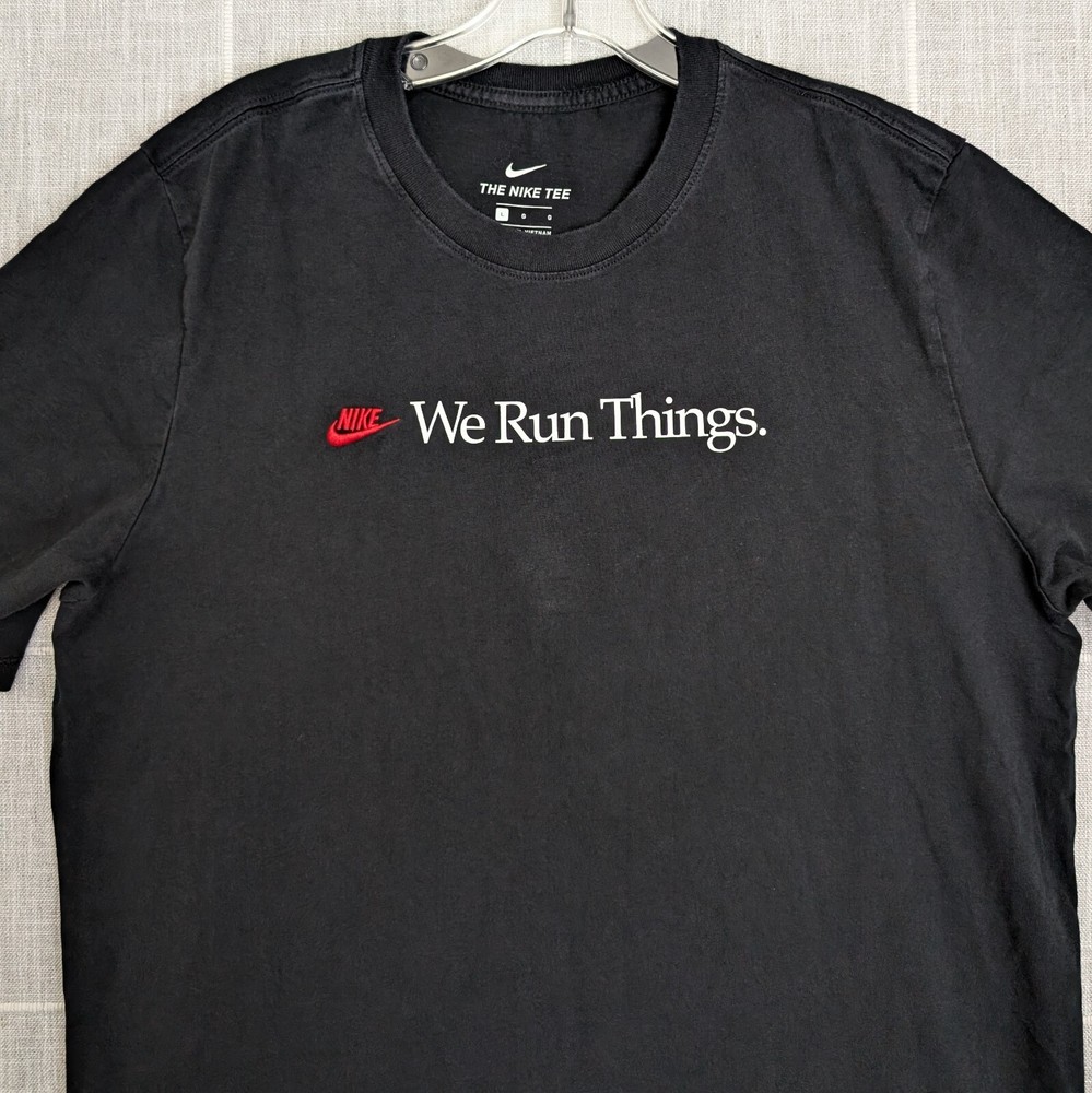 The Nike Tee Shirt Mens Medium Black We Run Things Embroidered Logo Check Swoosh