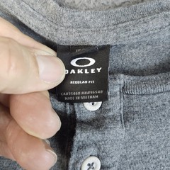 Oakley Shirt Mens Large Gray Henley Regular Fit Logo Athletic Casual Tee