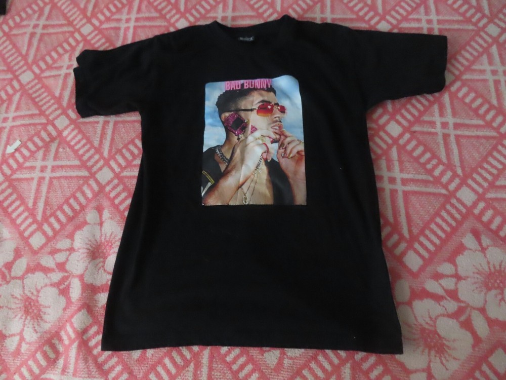 Bad Bunny On Phone tshirt Gemrock M