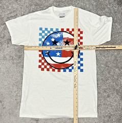 Smiley Face 250 Years USA Flag Men’s Medium Pullover T-shirt Short Sleeve White