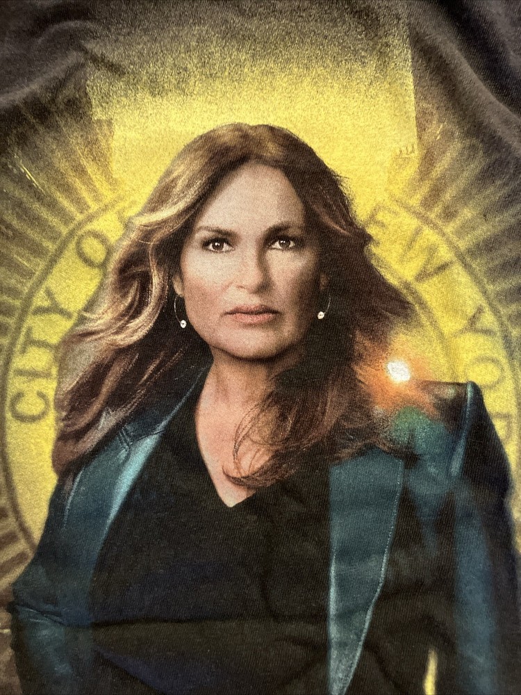 Law And Order Mariska Hargitay T-shirt official Crew Schwag