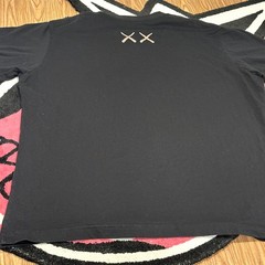 KAWS x UNIQLO UT Short Sleeve Graphic T-Shirt – US Size XL – As Pictured