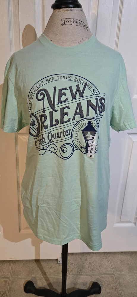 District New Orleans French Quarter Light Green Men’s Graphic T-Shirt Size M
