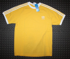 NEW MEN’S ADIDAS ORIGINALS 3-STRIPES CALIFORNIA TEE SHIRT ~ LARGE ~ IM9388 GOLD