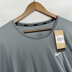 Nike Miler Running Shirt Men’s 2XL Gray Lightweight Athletic Swoosh Workout NEW