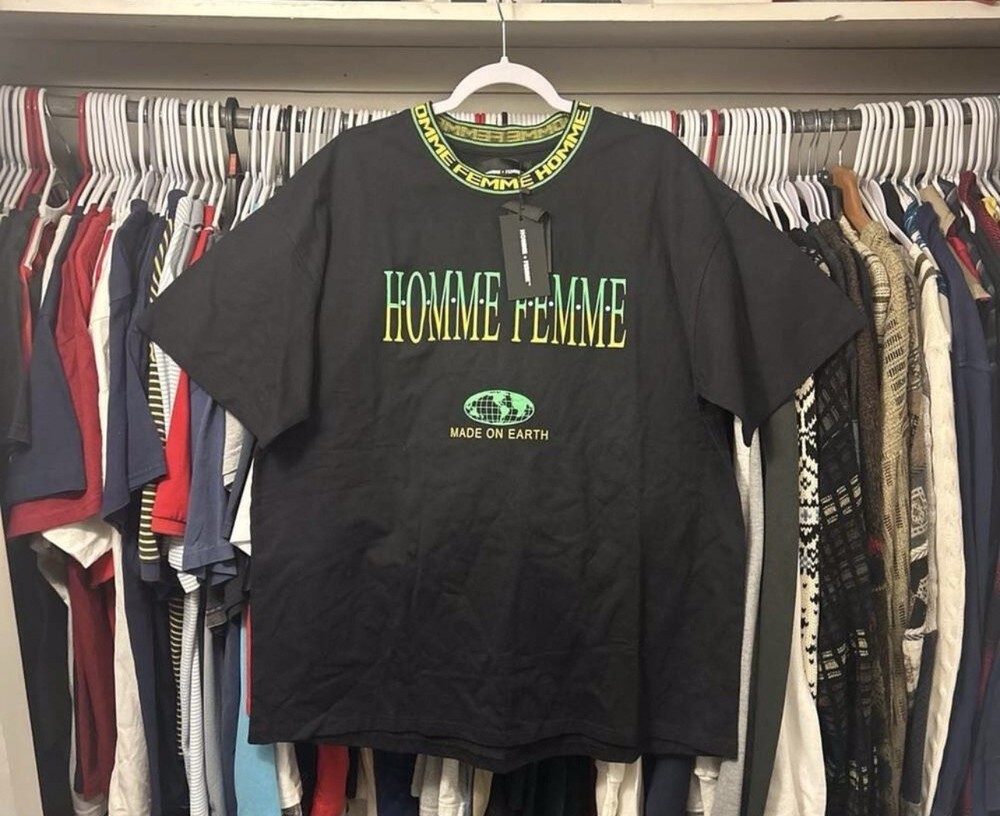 Homme + Femme Made on EarthLogo Ribbed Collar T-Shirt