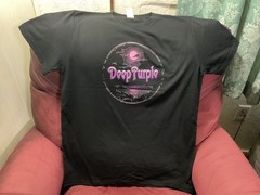 (NEW) Deep Purple (purple logo) Black T-Shirt Short Sleeve Large