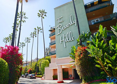 Vintage Beverly Hills Hotel T-Shirt ♡ Pink Palace Logo! California Retro Tee!