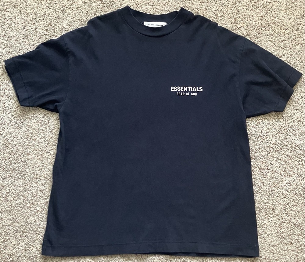 Fear of God Essentials Jet Black T-Shirt Men’s Medium Gently Used With Tags