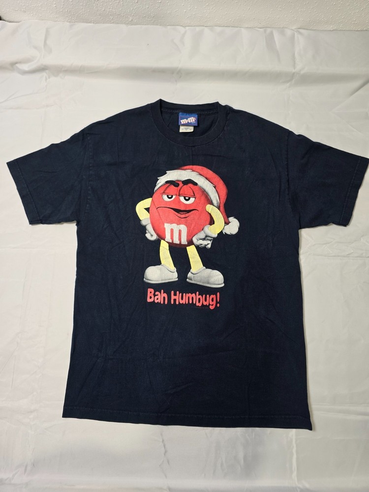 Size L – 2005 M&M’s “Bah Humbug!” Santa Hat T-shirt