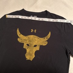 Under Armour Brahma Bull Mens T-shirt Heatgear Loose Fit Mens Sz Med Distressed