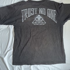 Shaka Street Wear Mens Black Xl DON’T TRUST ANYONE T-Shirt Illuminati