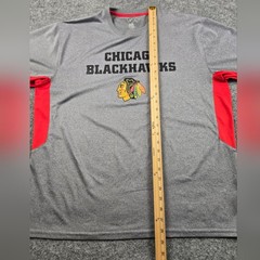 Chicago Blackhawks Gray and Red T-Shirt Size XL #147