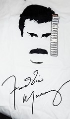 Official Freddie Mercury Queen White T-Shirt Size Large Brand New With Tags Spen