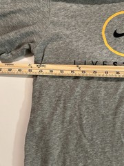 Nike Livestrong mens Size small tee gray tshirt Lance Armstrong Cancer Research