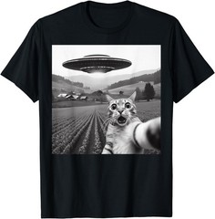 Funny Design Cat Selfie With An Alien UFO Theme Unisex T-Shirt