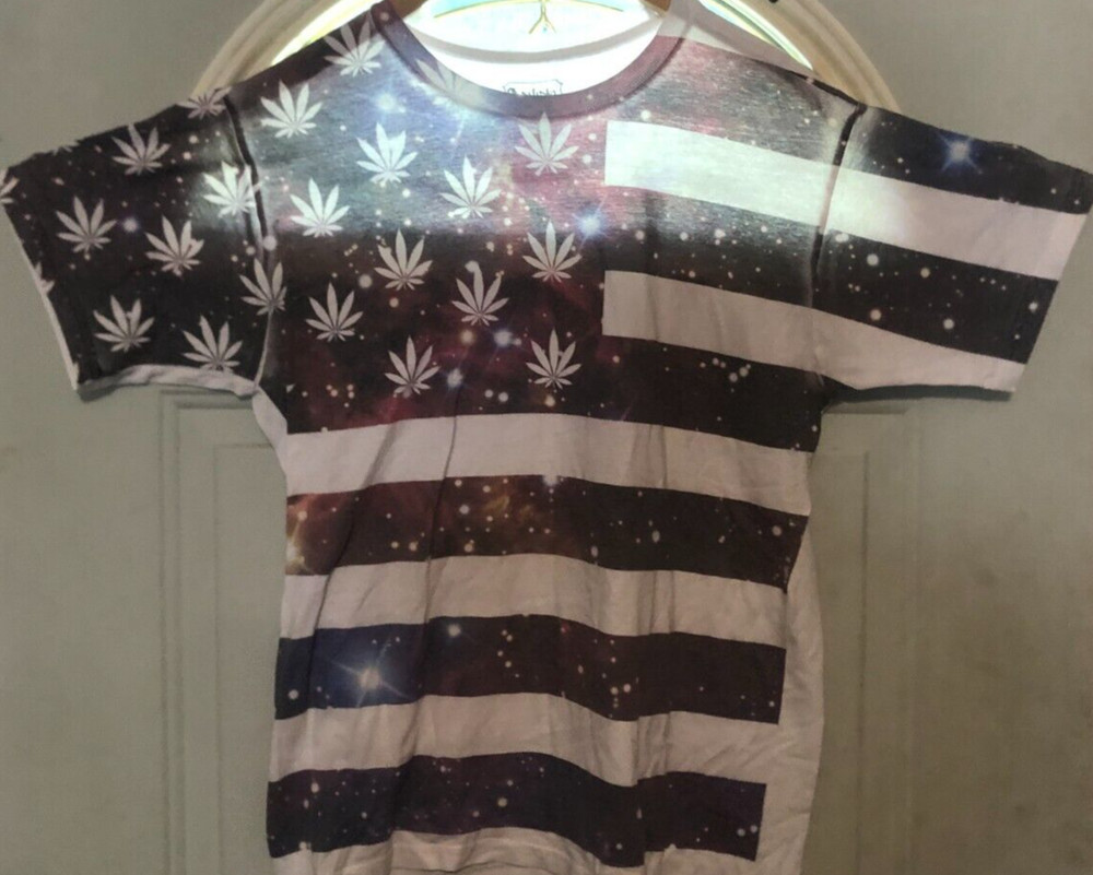 SPENCERS GALAXY MARIJUANA POT LEAF AMERICAN FLAG T-SHIRT Medium Shirt
