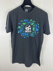 DC Universe Staff Shirt Mens Large Gray Graphic Crew Neck Short Sleeve Stretch
