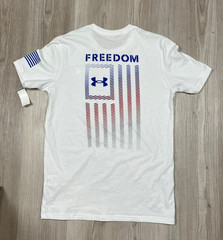 Under Armour Men’s UA Freedom Flag Athletic Short Sleeve Shirt White NWOT Size S