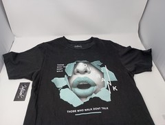 Outrank T-shirt with decal – size medium – New with tags