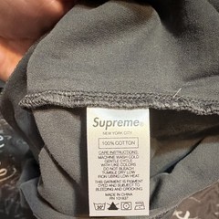 Supreme Men’s Gray Pocket Logo T-Shirt Size M Cotton Crew Neck Short Sleeve