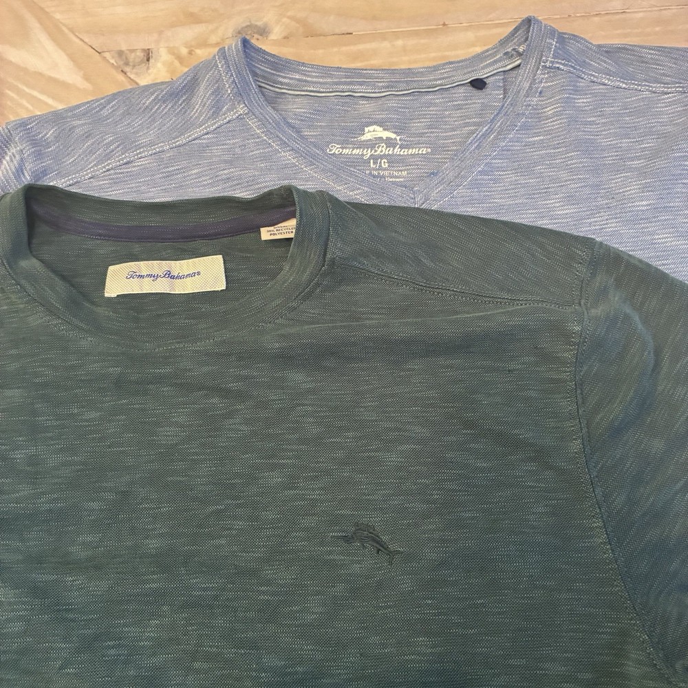 Tommy Bahama Men’s Lot of 2 Solid Knit T-Shirts L/G Blue V-Neck Green Crew