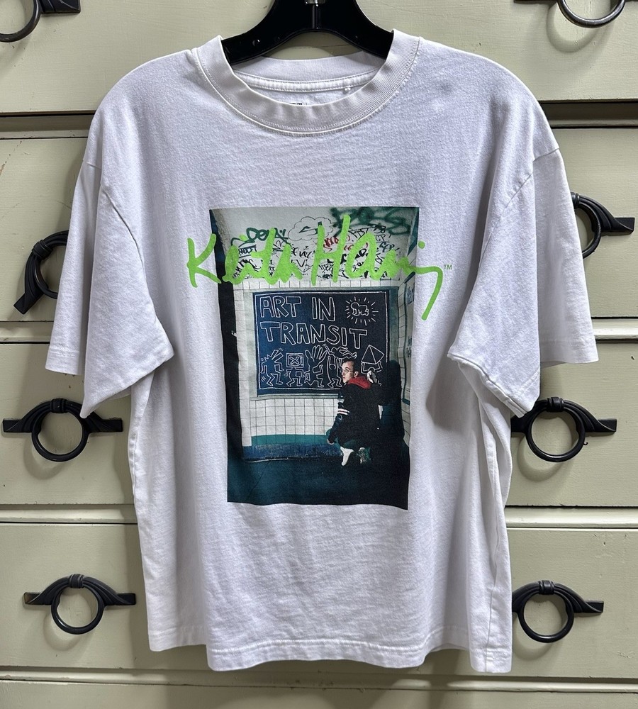 Uniqlo Keith Haring Art In Transit White Short Sleeve Graphic Shirt XS 19×24”