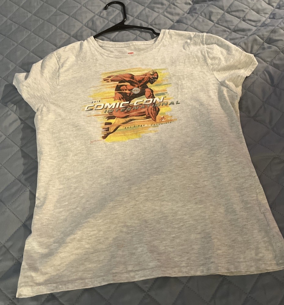 Large 2015 San Diego Comic-Con The Flash Graphitti Designs Shirt