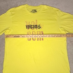 Y2K Volcom Stone Skateboard T-shirt Mens XL Slim Yellow Logo Spellout