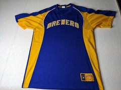 Milwaukee Brewers shirt Mens Medium MLB Baseball imperfections as pictured