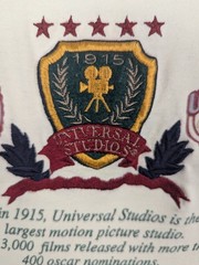 Vtg 90’s Y2K Universal Studios Hollywood Embroidered Cream T-Shirt Size M Slim