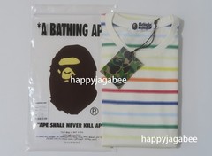 A BATHNIG APE Men’s APE GRADIENT RAINBOW STRIPE ONE POINT TEE 1M30109308