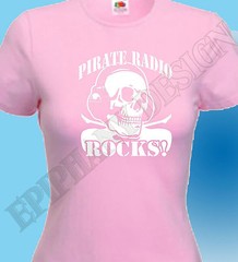 Pirate Radio T-Shirt Rocks Drum Bass DJ 60’S Caroline London Skull Headphones