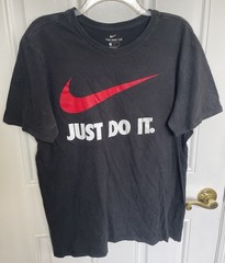 Mens – Nike Tee – Athletic Cut – Size Large – Black w/Red Swoosh and “JUST DO IT