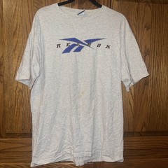 VINTAGE 90’s Reebok USA L embroidery Logo CLASSIC T SHIRT Gray