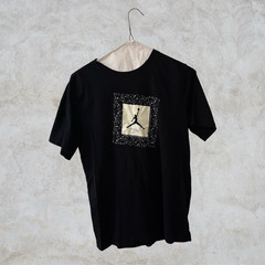 Jordan Men’s Black Graphic Print Jumpman Logo Crew Neck Short Sleeve Tee M