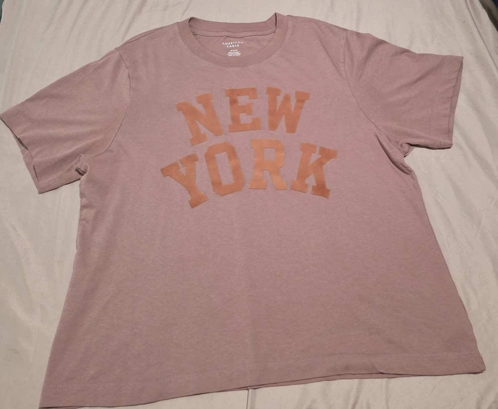 American Eagle Men’s Pink New York Graphic Crew Neck Short Sleeve T-Shirt M