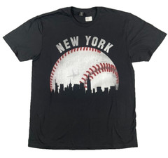 MLB New York Yankees Baseball Skyline Large T-Shirt – NWT