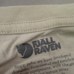 Fjall Raven Shirt Mens Small Short Sleeve Crew Neck Outdoors Lightweight Ivory