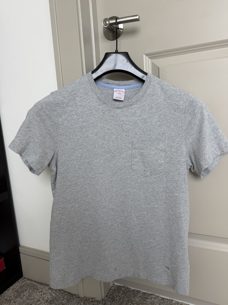 Brooks Brothers T Shirt Men’s Size Medium Grey Short Sleeve Logo Casual slim fit