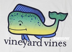NWT Vineyard Vines Men Short Sleeve Pocket Crew Neck Tee T-Shirt “DOLPHIN WHALE”