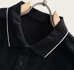 Prada Men’s black round-neck short-sleeved shirt