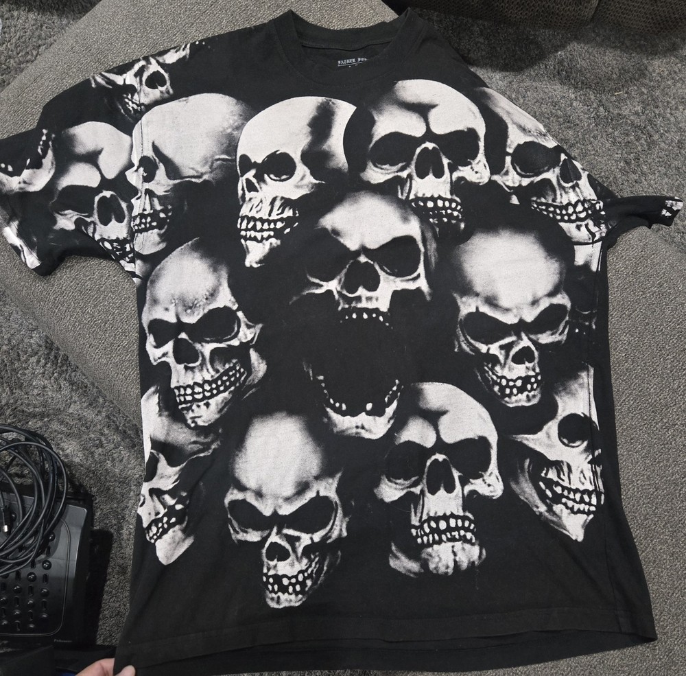 Y2K Black Skulls Shirt Size Large Goth Grudge Tapout Affliction Style