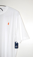 NWT johnnie-O. Men’s White Rolling Wave Graphic SS Crew T-Shirt sz M