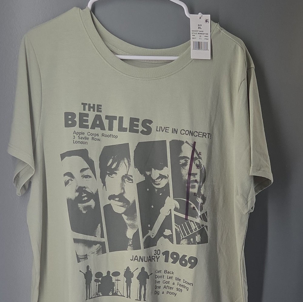 The Beatles Live in Concert Men’s Green XL Crew Neck Short Sleeve Graphic Tee
