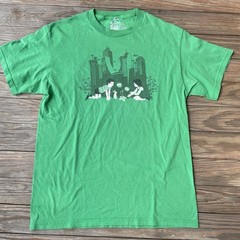 Threadless City Lights Design by Budi Satria Kwan Tshirt Men’s Medium Green USA