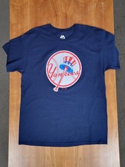 MLB Majestic Navy New York Yankees Round Logo Short Sleeve Tee – L
